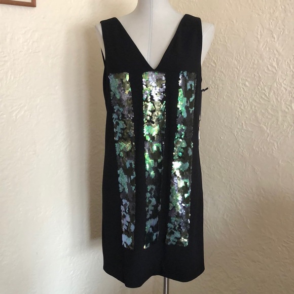 Vera Wang Black Iridescent Green Sequined V-Neck Shift Dress 6 - Picture 3 of 14